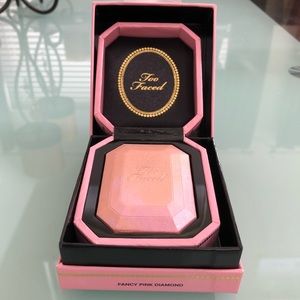 Too Faced Diamond Light Highlighter